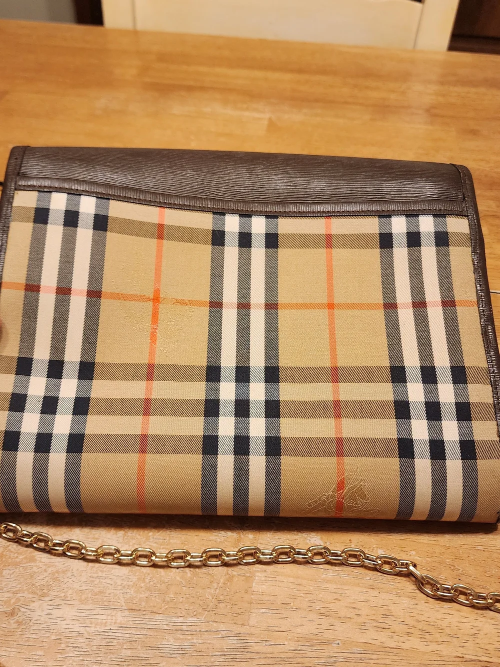 vintage Burberry bag features the classic Nova check canvas pattern